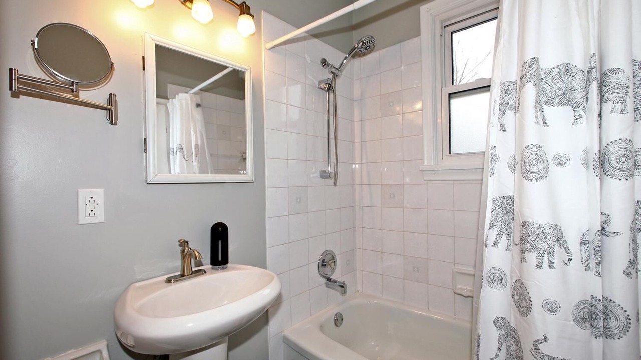 Photo of Bathroom in Virgil