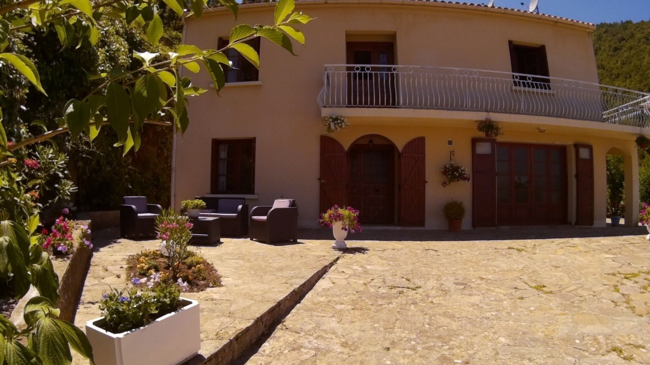 Photo of Patio Balcony in Santo-Pietro-di-Venaco