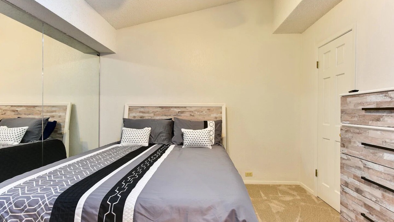 Photo of Bedroom in San Leanna