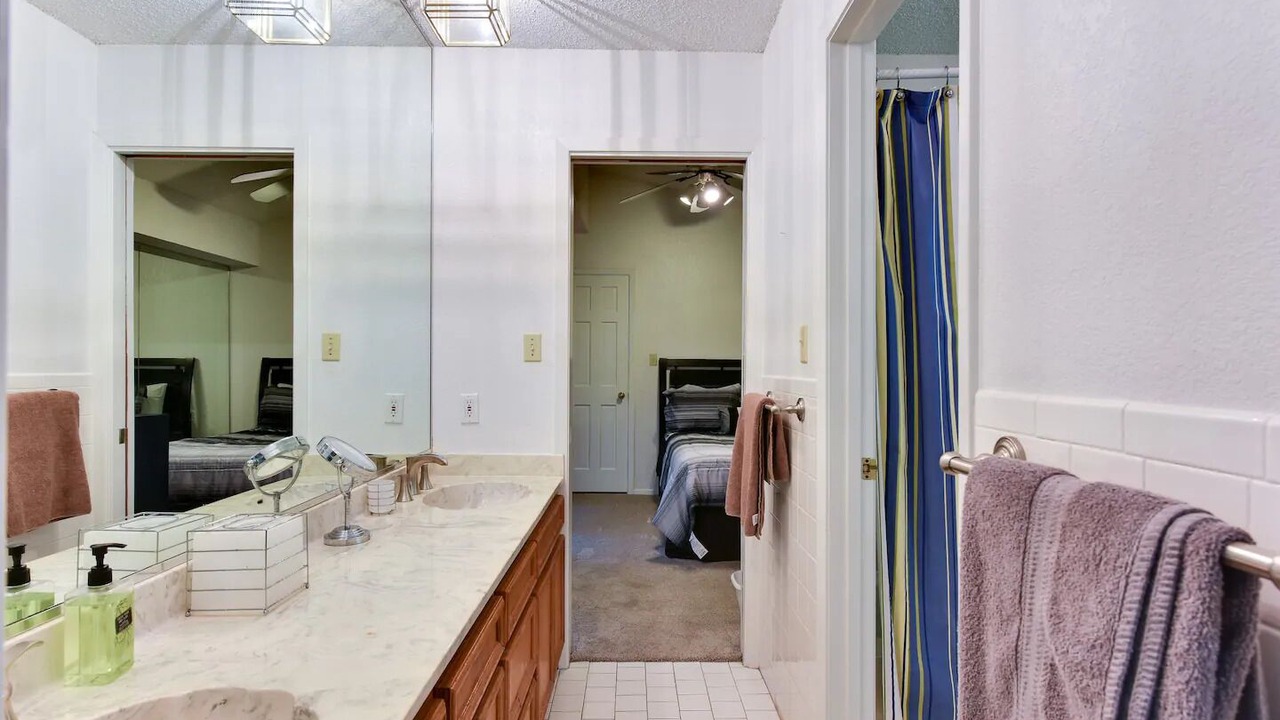 Photo of Bathroom in San Leanna