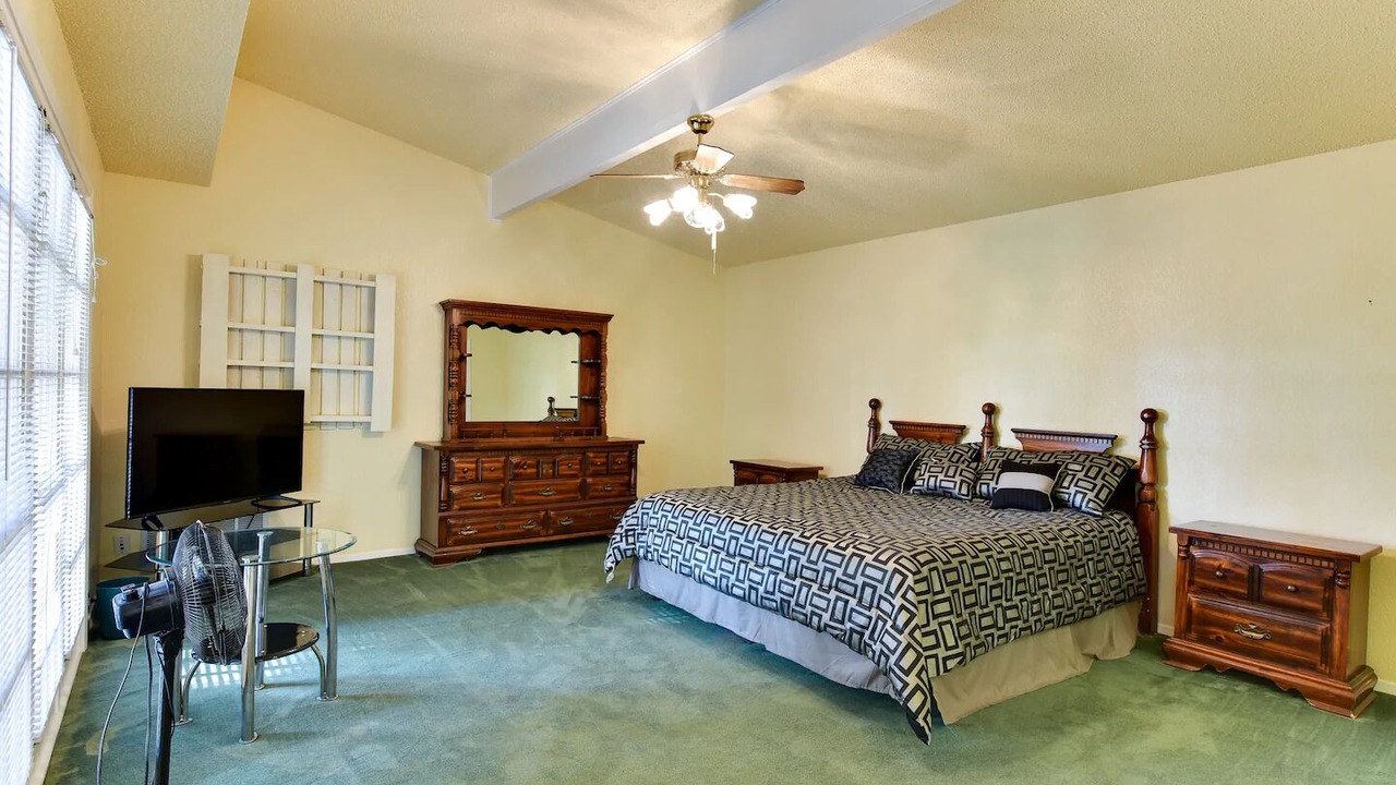 Photo of Bedroom in San Leanna