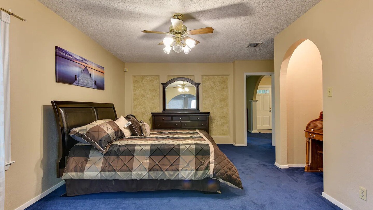 Photo of Bedroom in San Leanna