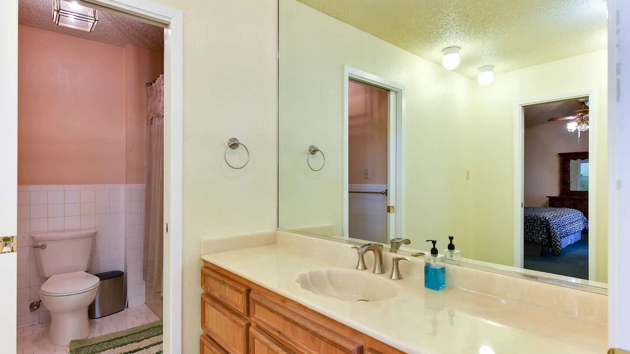 Photo of Bathroom in San Leanna