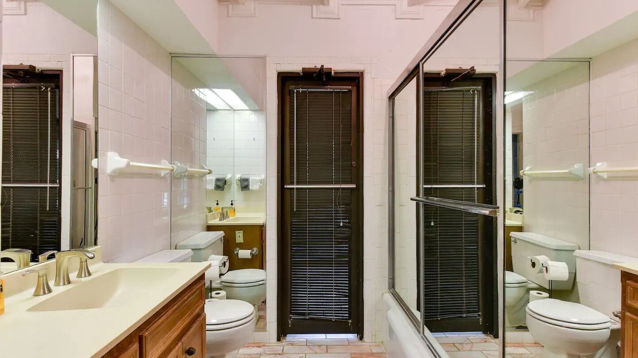 Photo of Bathroom in San Leanna