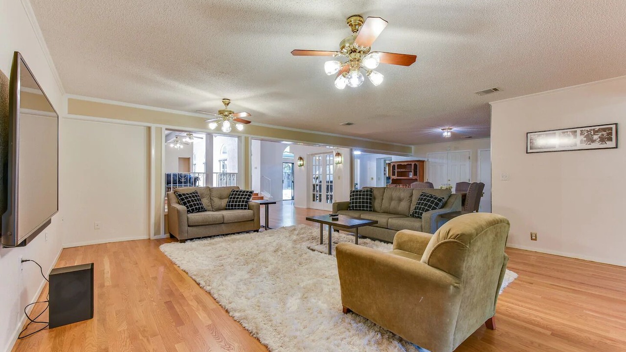 Photo of Livingroom in San Leanna