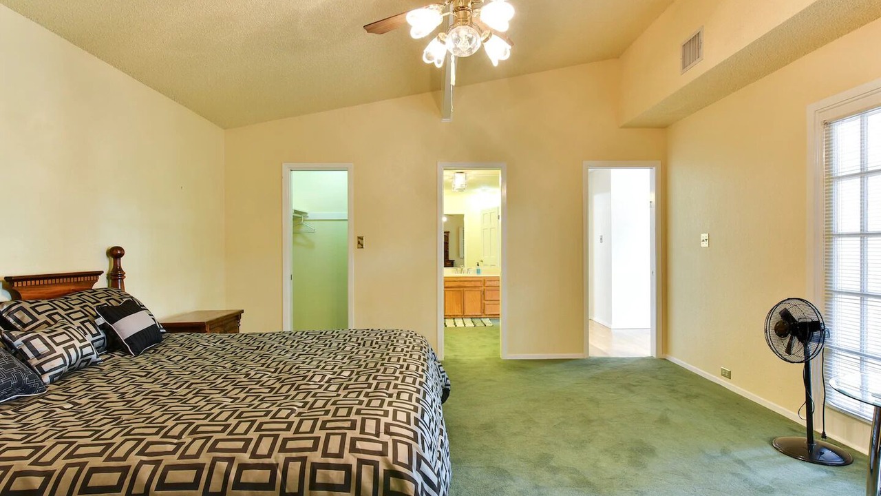 Photo of Bedroom in San Leanna