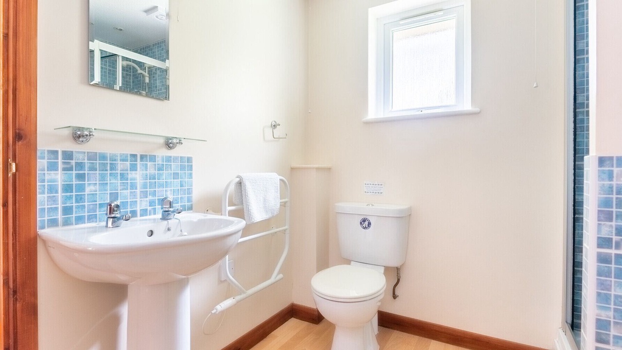 Photo of Bathroom in Goonhavern