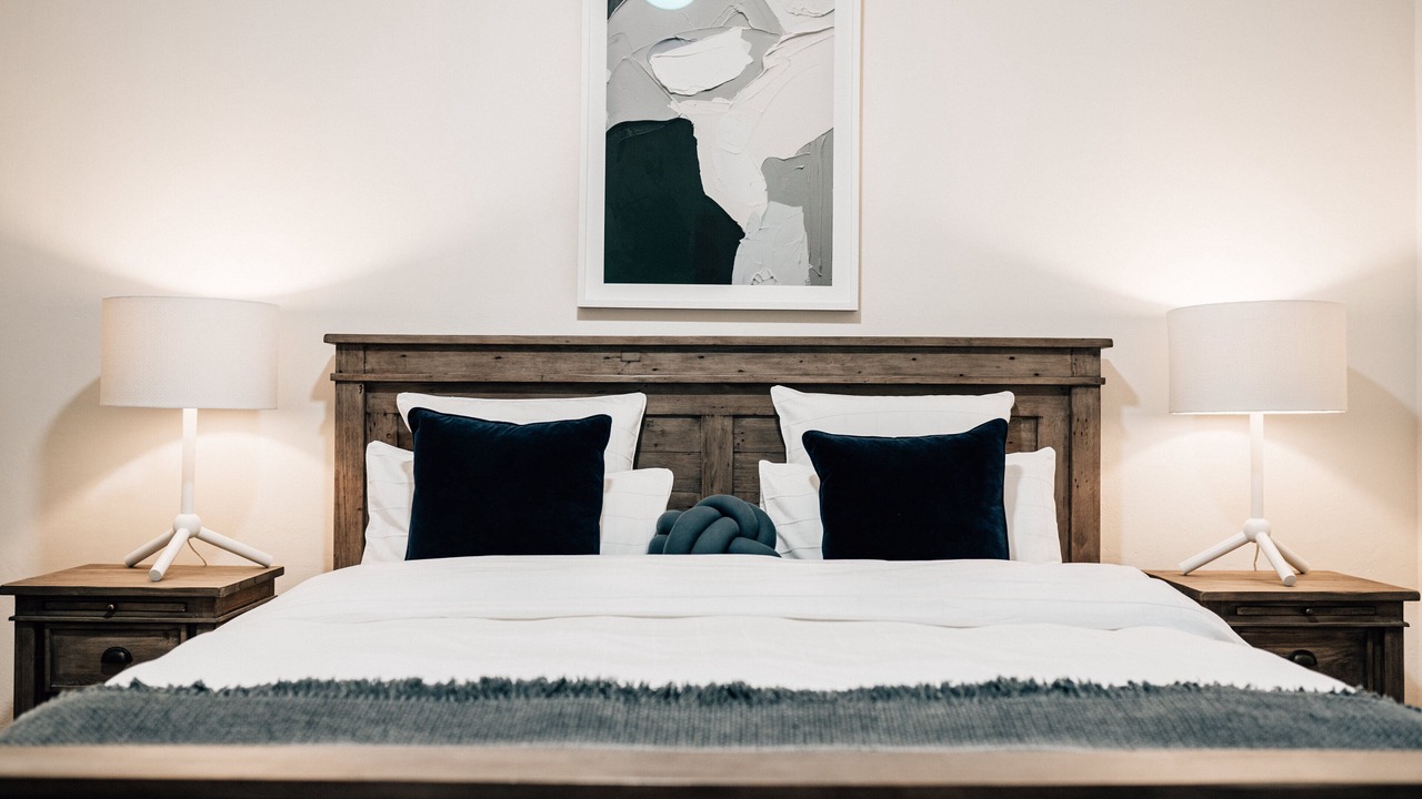 Photo of Bedroom in Light Pass