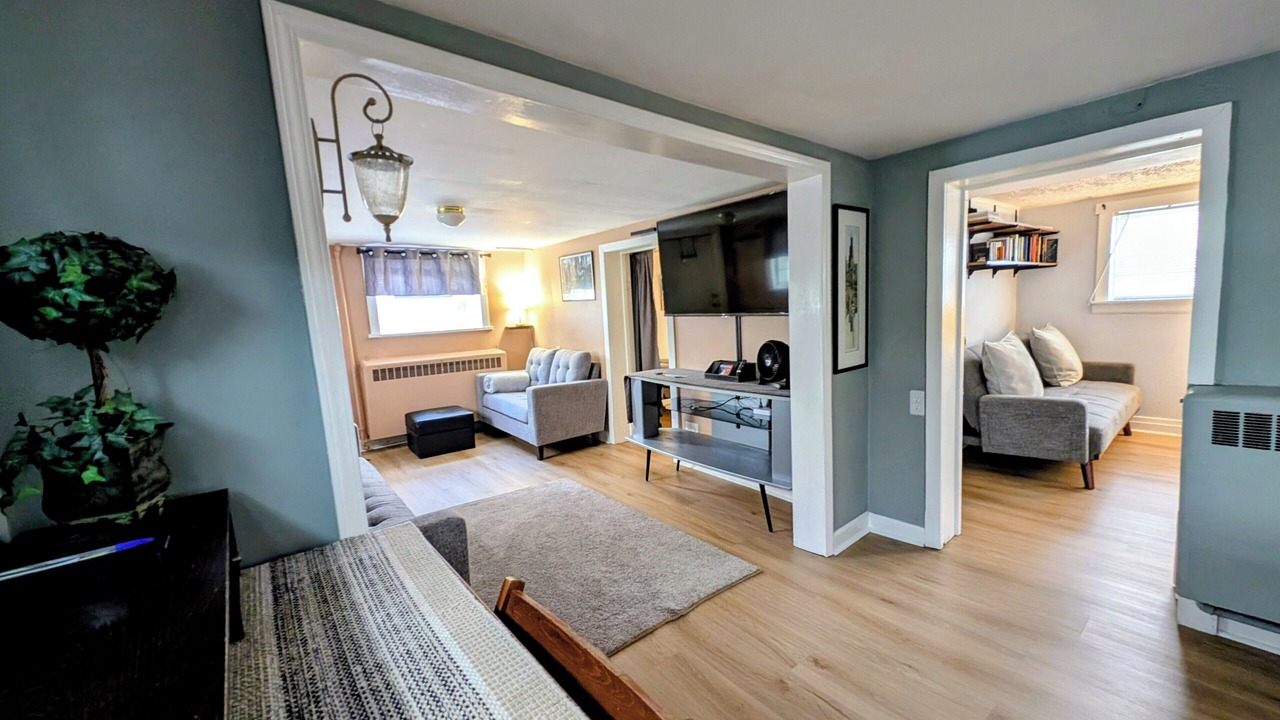 Photo of Livingroom in Irving Park East