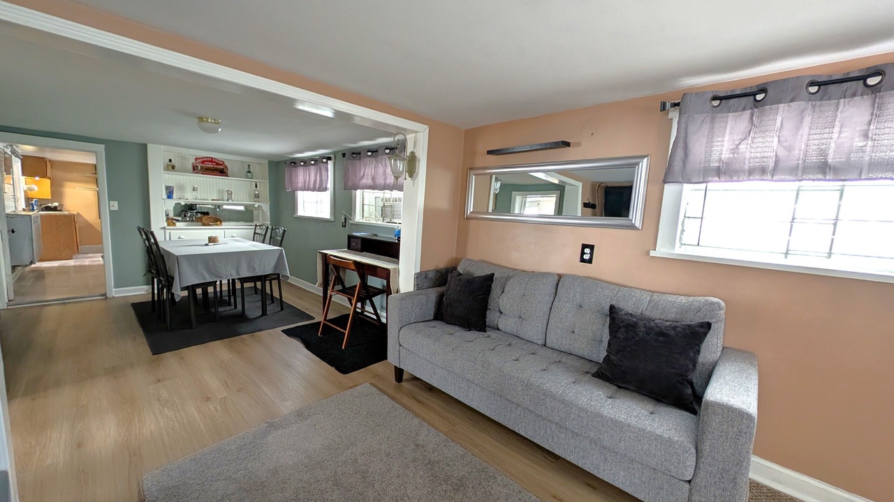 Photo of Livingroom in Irving Park East
