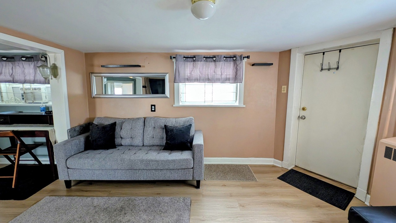 Photo of Livingroom in Irving Park East