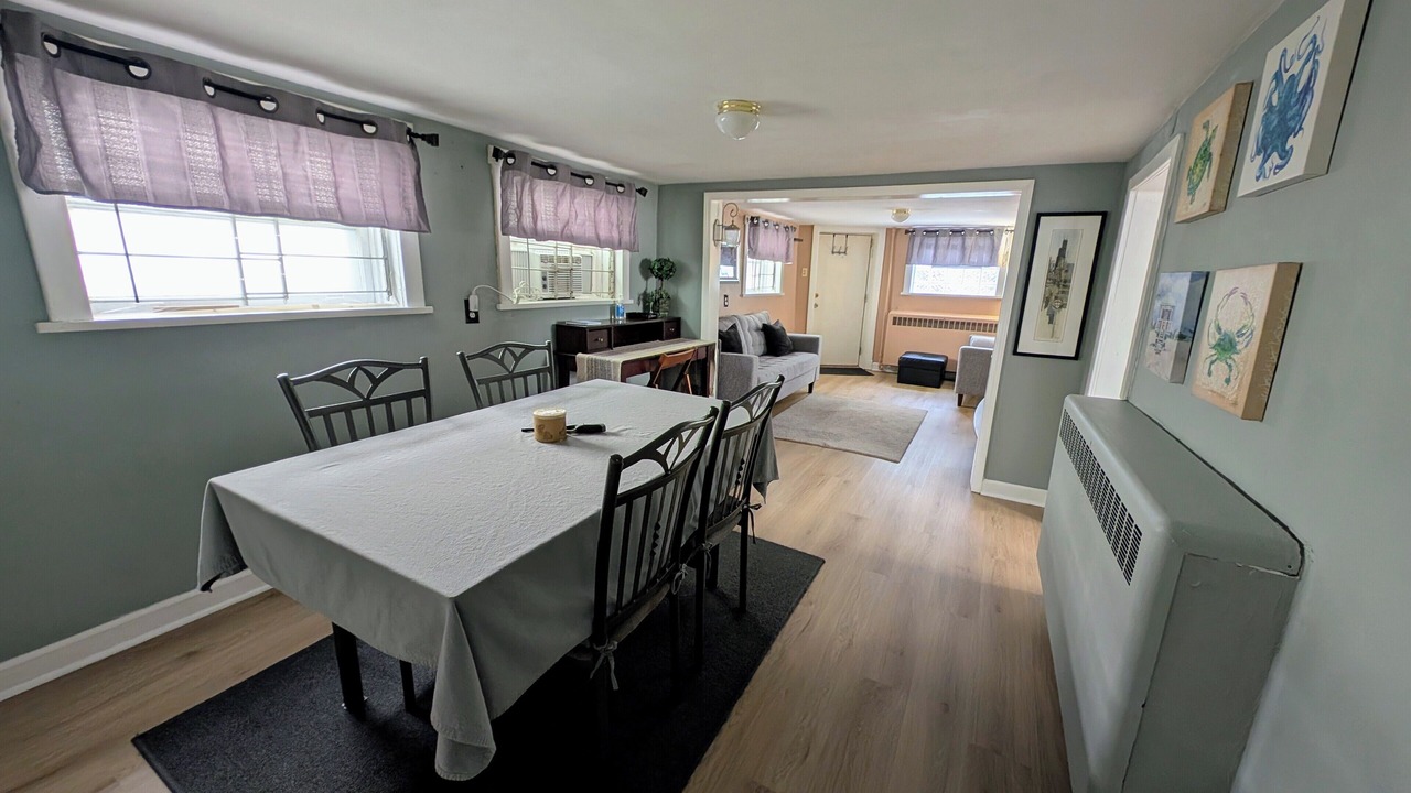 Photo of Livingroom in Irving Park East