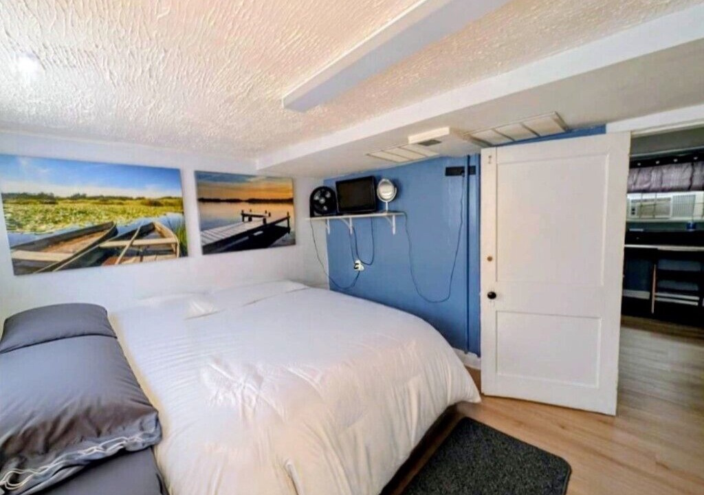 Photo of Bedroom in Irving Park East