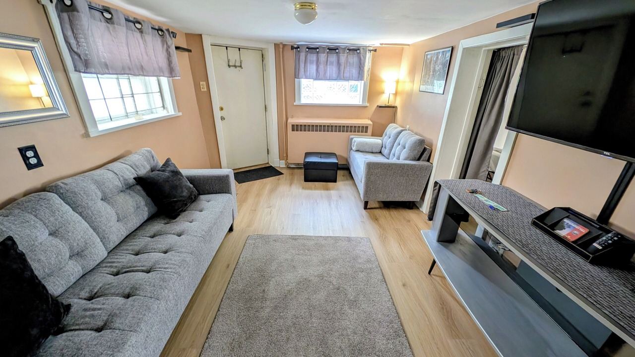 Photo of Livingroom in Irving Park East