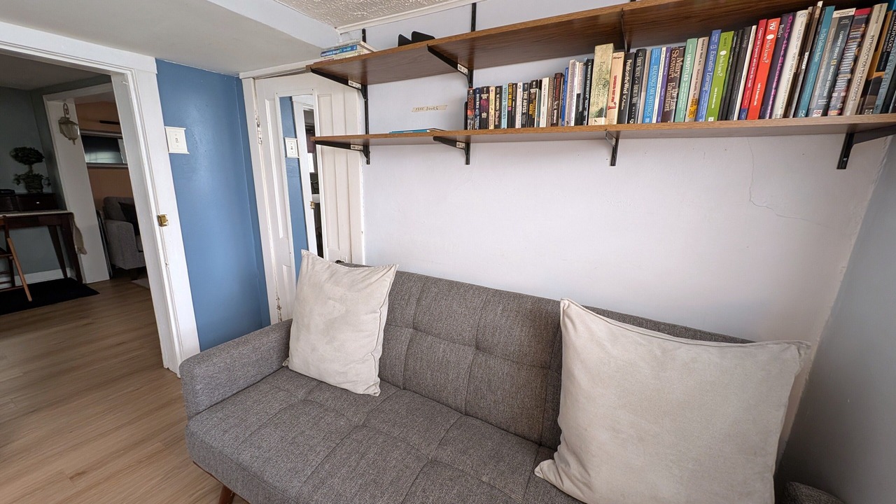 Photo of Livingroom in Irving Park East