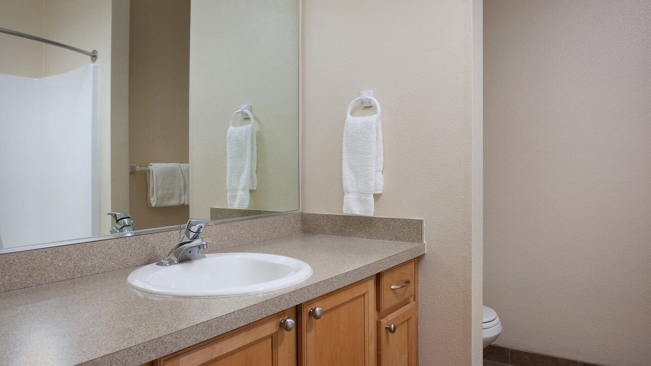 Photo of Bathroom in Gleneden Beach