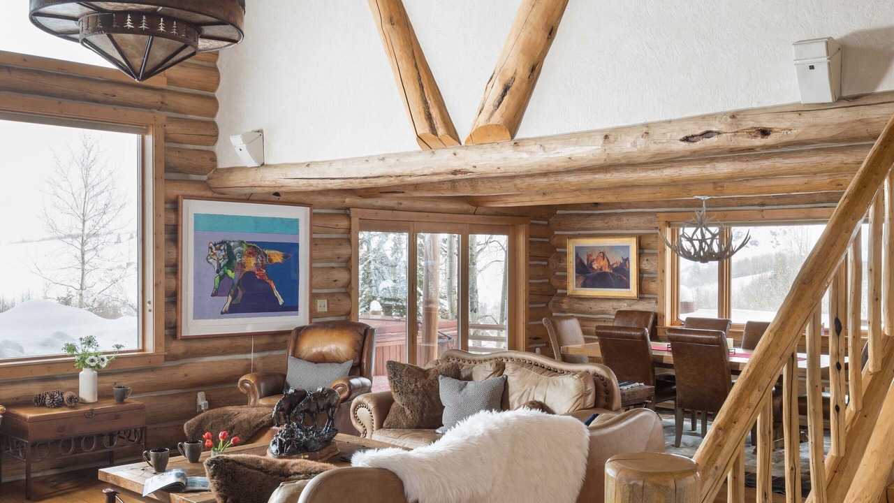 Photo of Livingroom in Spring Creek Ranch