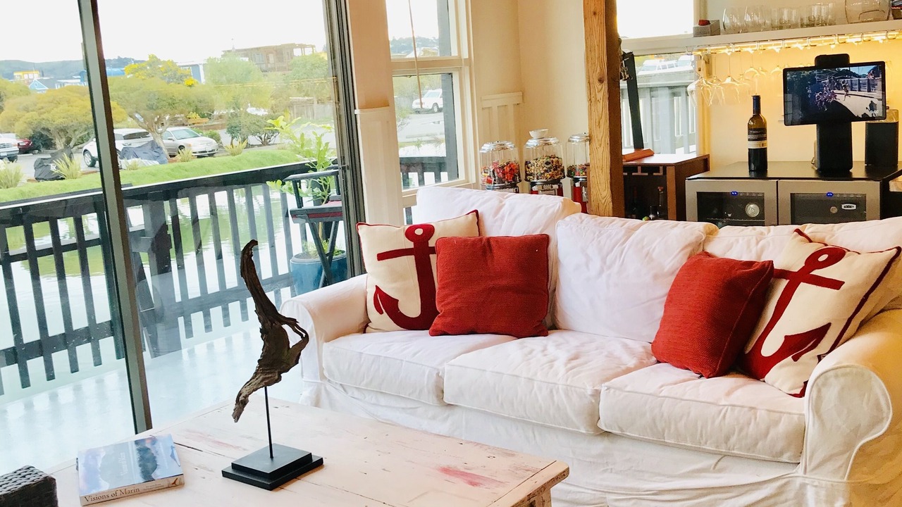 Photo of Livingroom in Marin City