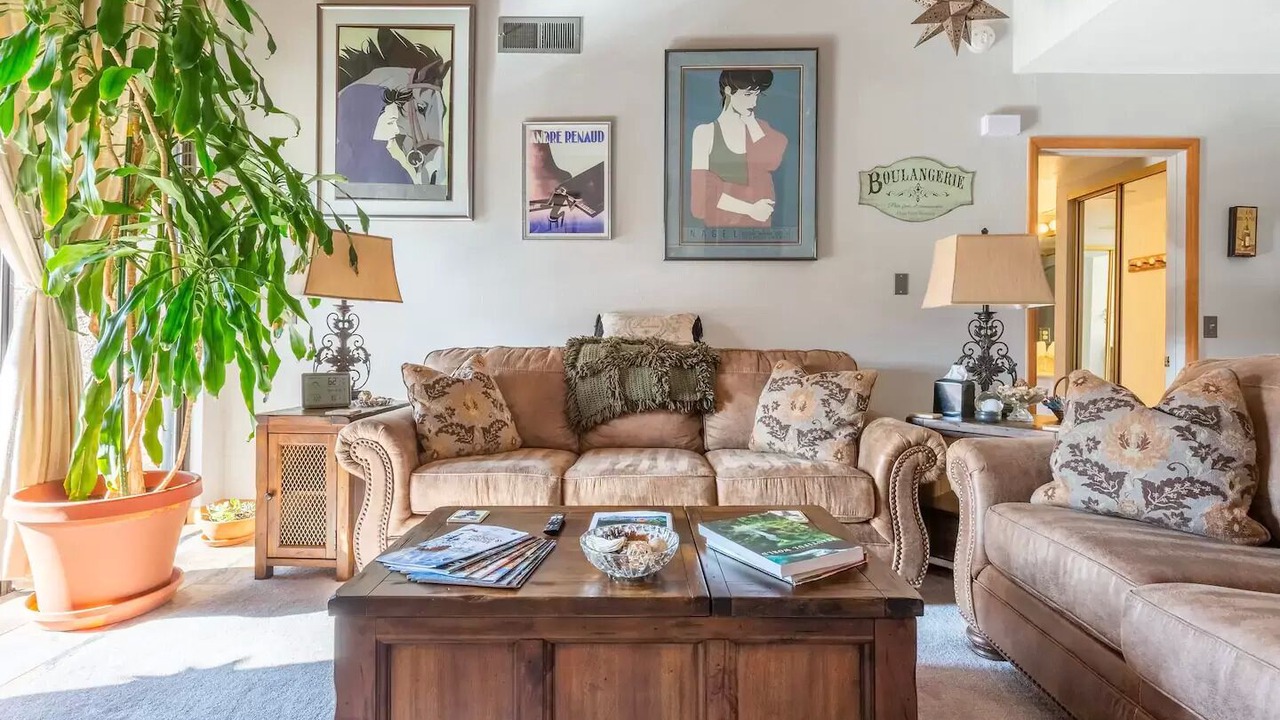 Photo of Livingroom in Oak Creek