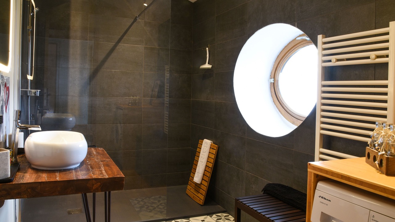 Photo of Bathroom in Mirepoix