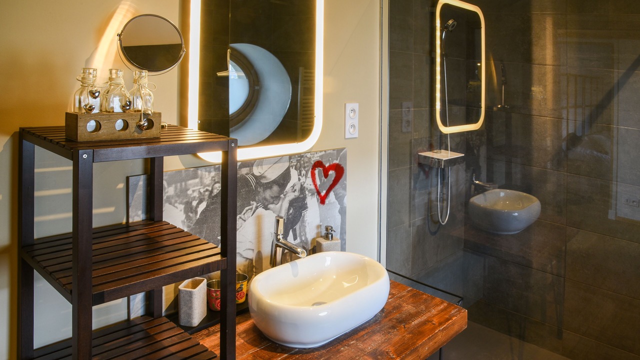 Photo of Bathroom in Mirepoix