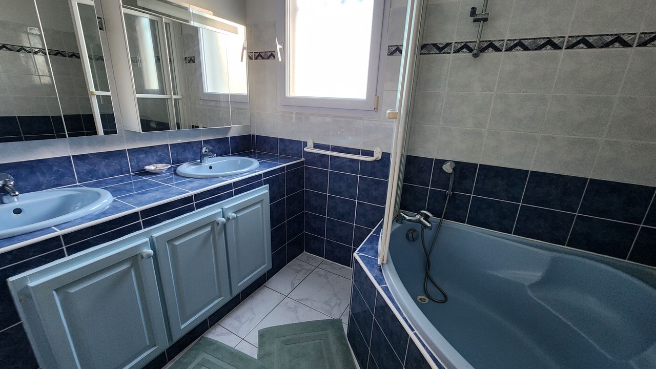 Photo of Bathroom in Saint-Gely-du-Fesc