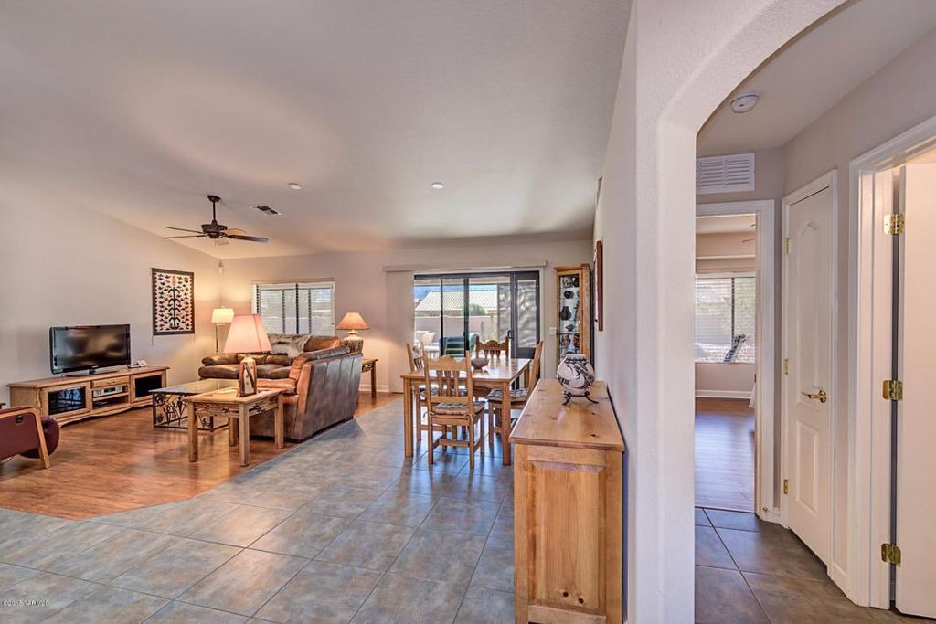 Photo of Livingroom in Saddlebrooke