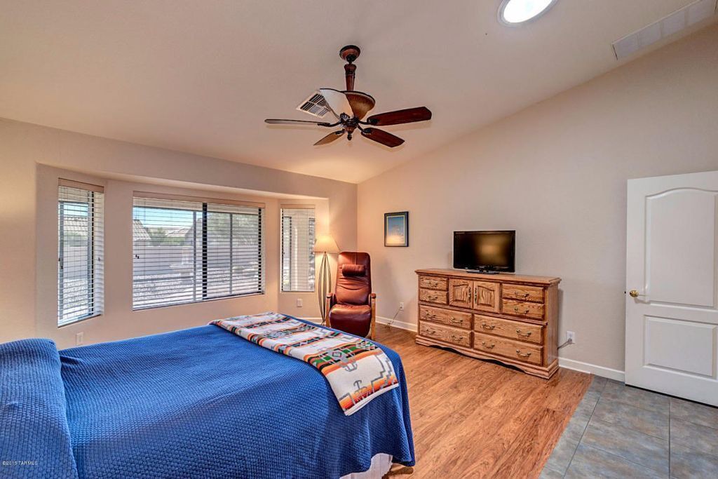 Photo of Bedroom in Saddlebrooke