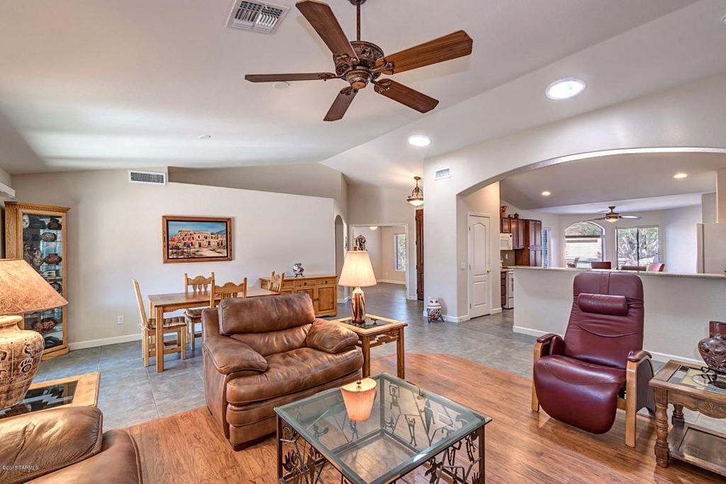 Photo of Livingroom in Saddlebrooke