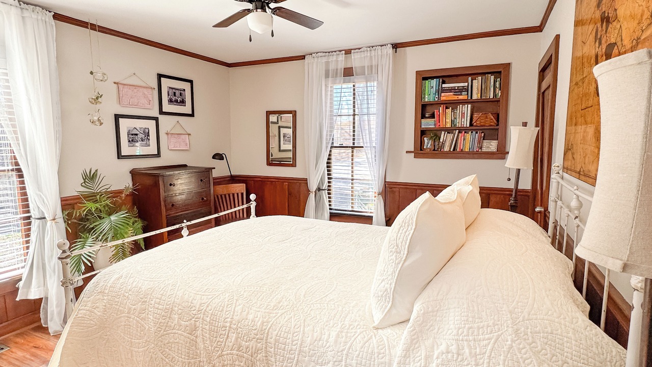 Photo of Bedroom in Dahlonega