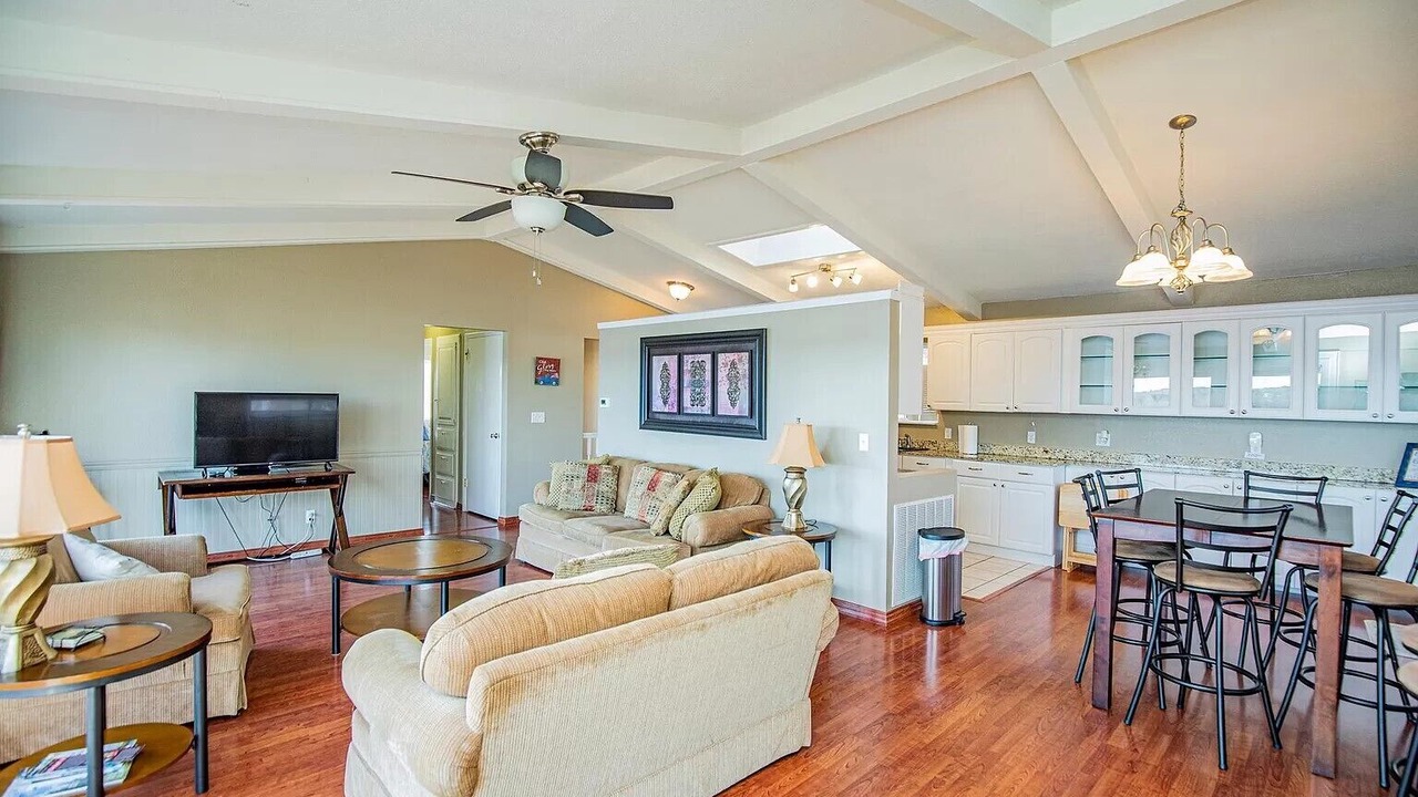 Photo of Livingroom in Beaver Shores