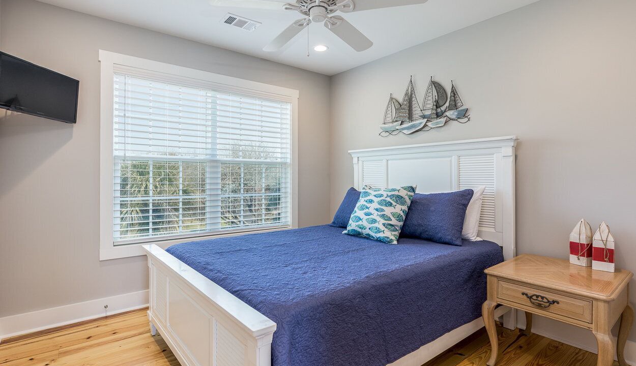 Photo of Bedroom in Savannah Beach