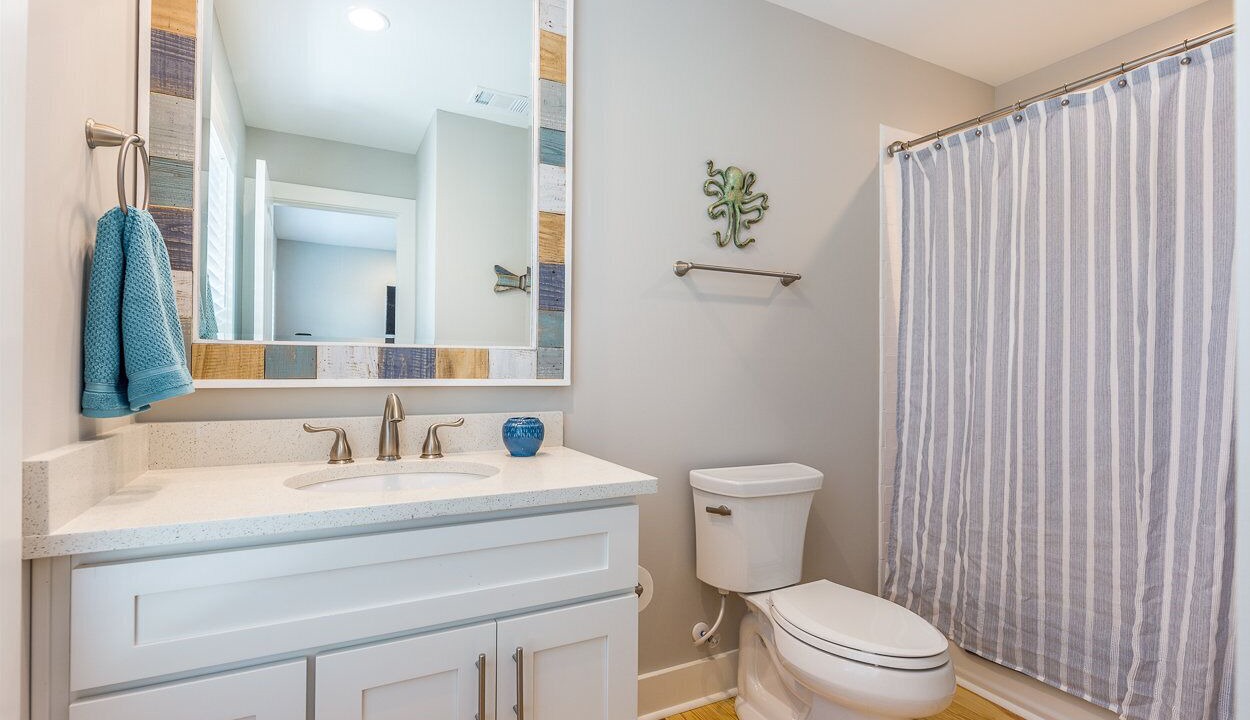 Photo of Bathroom in Savannah Beach