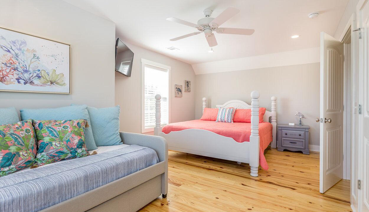 Photo of Bedroom in Savannah Beach