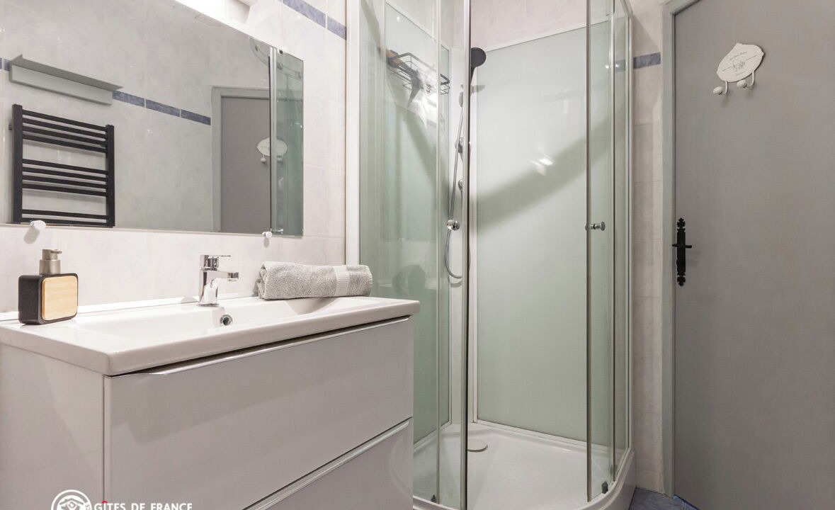 Photo of Bathroom in Manneville-la-Raoult