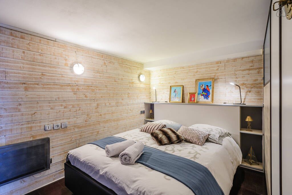 Photo of Bedroom in Charmettes - Bellecombe