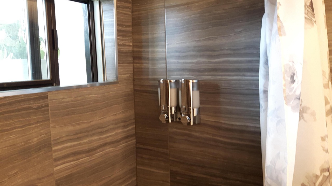 Photo of Bathroom in Longueuil