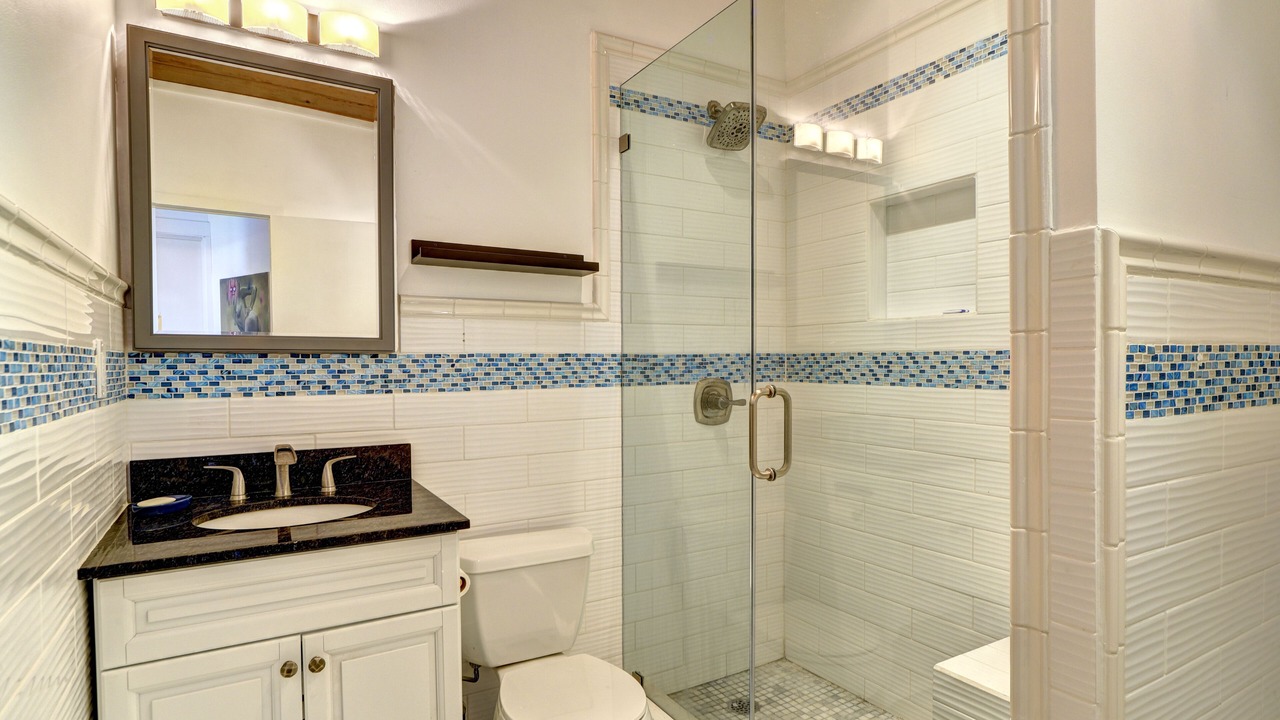 Photo of Bathroom in Culloden Shores