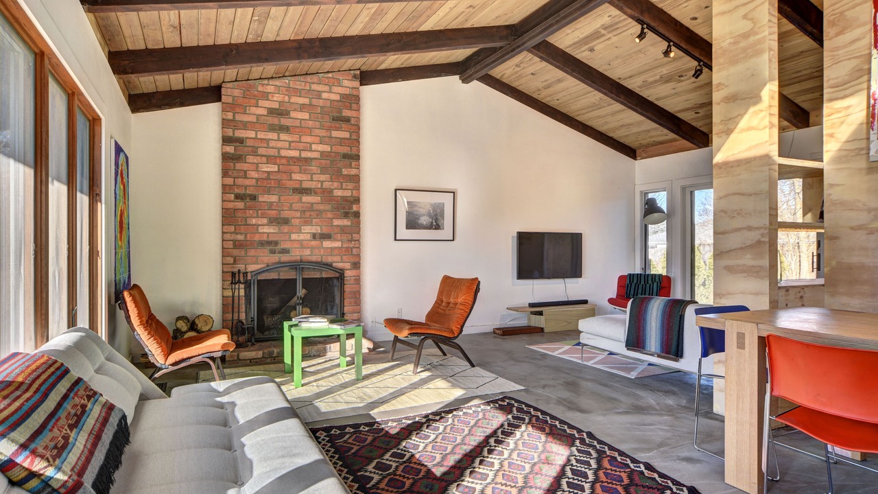 Photo of Livingroom in Culloden Shores