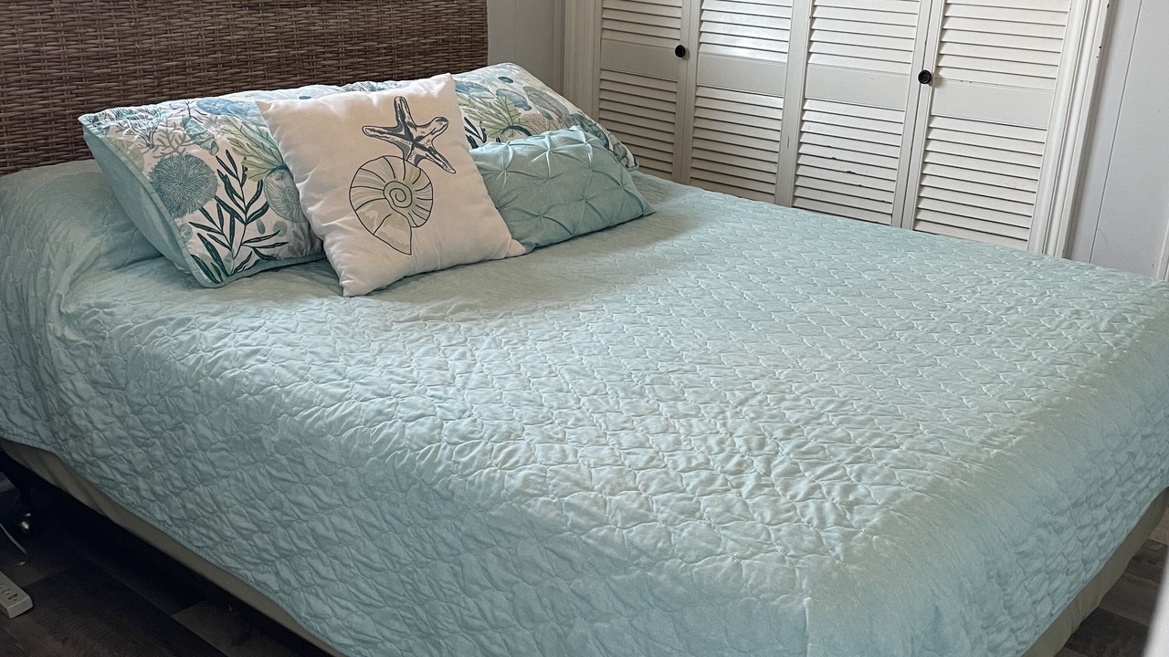 Photo of Bedroom in Bermuda Beach