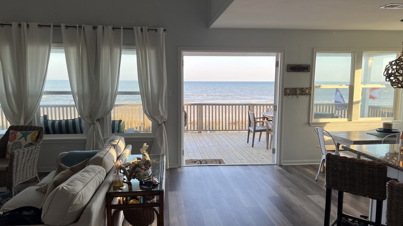 Photo of Livingroom in Bermuda Beach