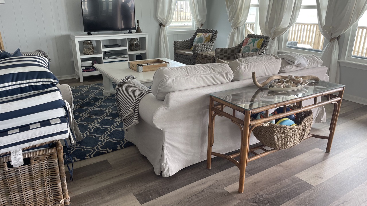 Photo of Livingroom in Bermuda Beach