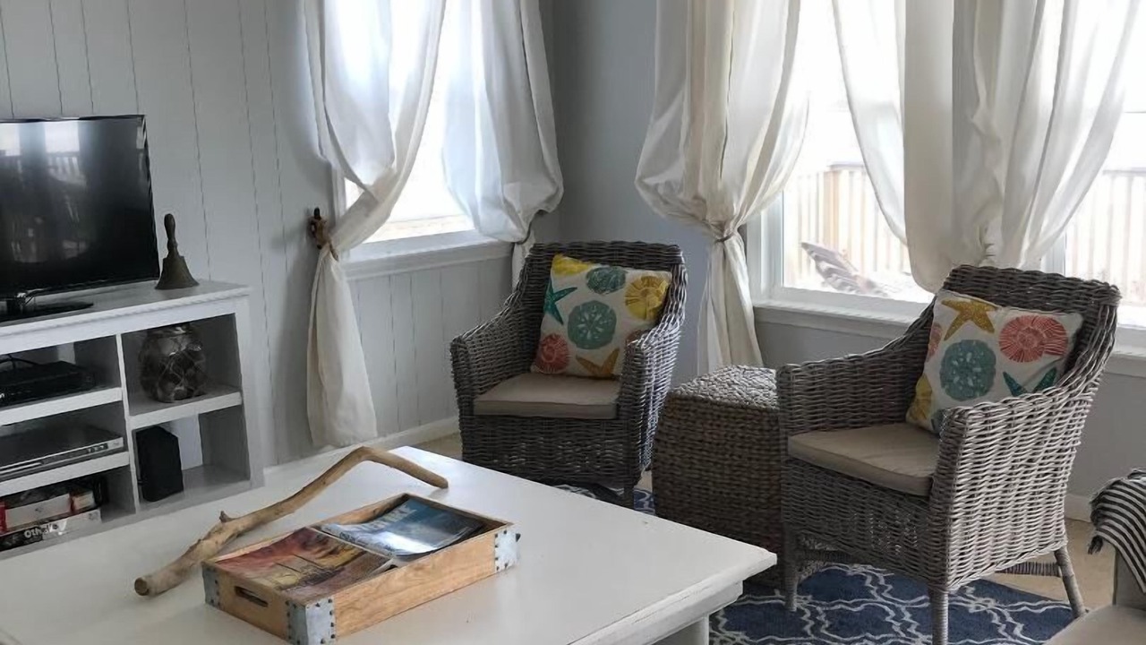 Photo of Livingroom in Bermuda Beach