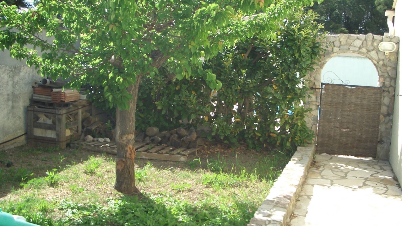 Photo of Outdoor in Poussan