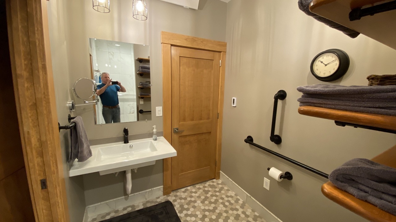 Photo of Bathroom in South Side Flats
