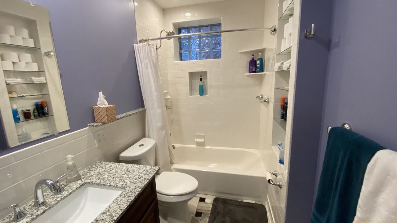 Photo of Bathroom in South Side Flats