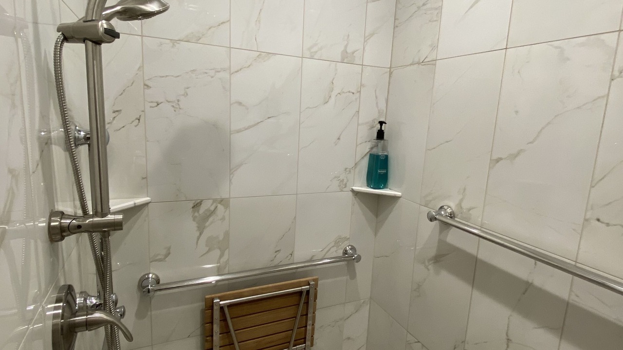 Photo of Bathroom in South Side Flats