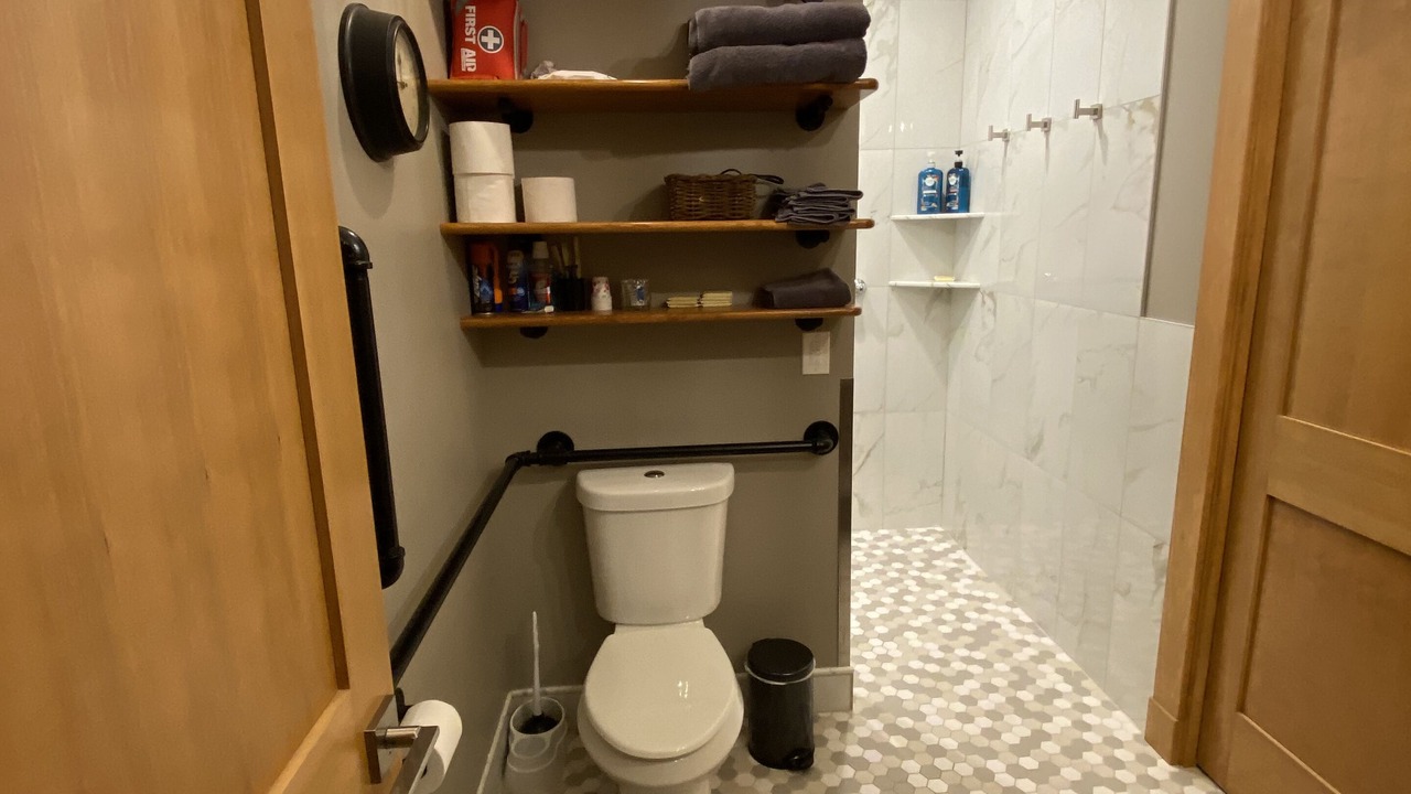 Photo of Bathroom in South Side Flats