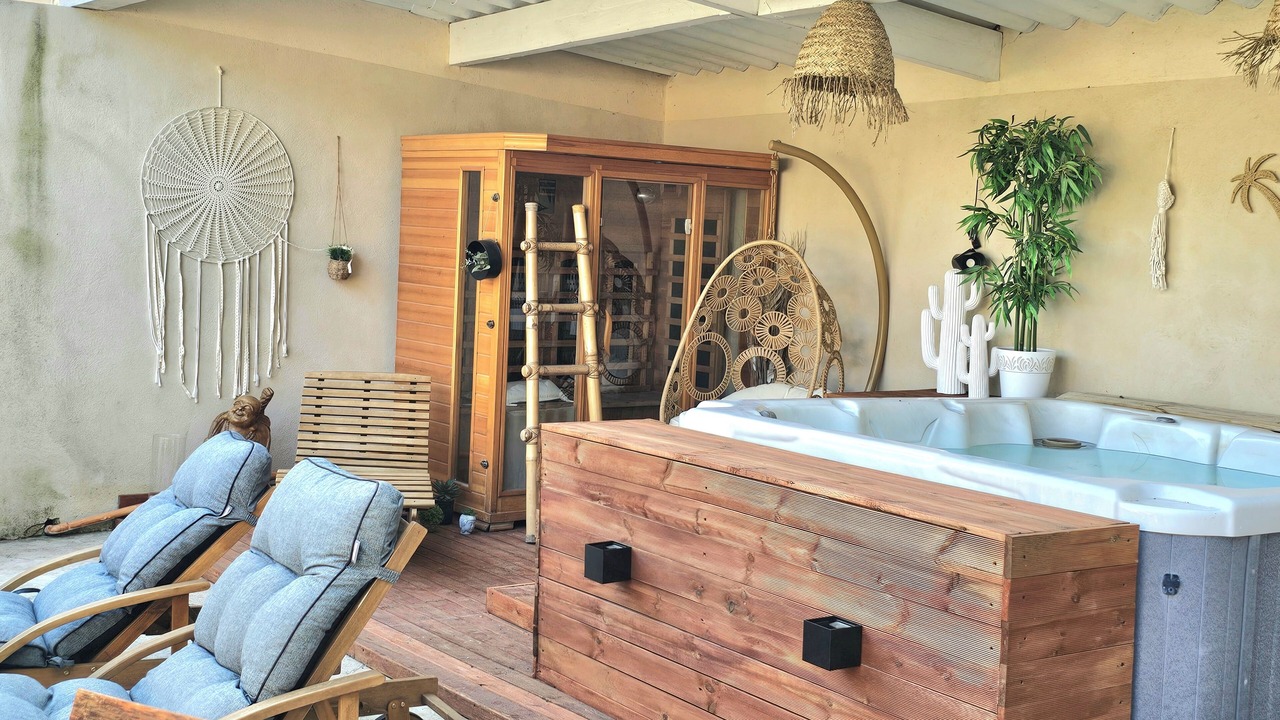 Photo of Patio Balcony in Caumont-sur-Durance