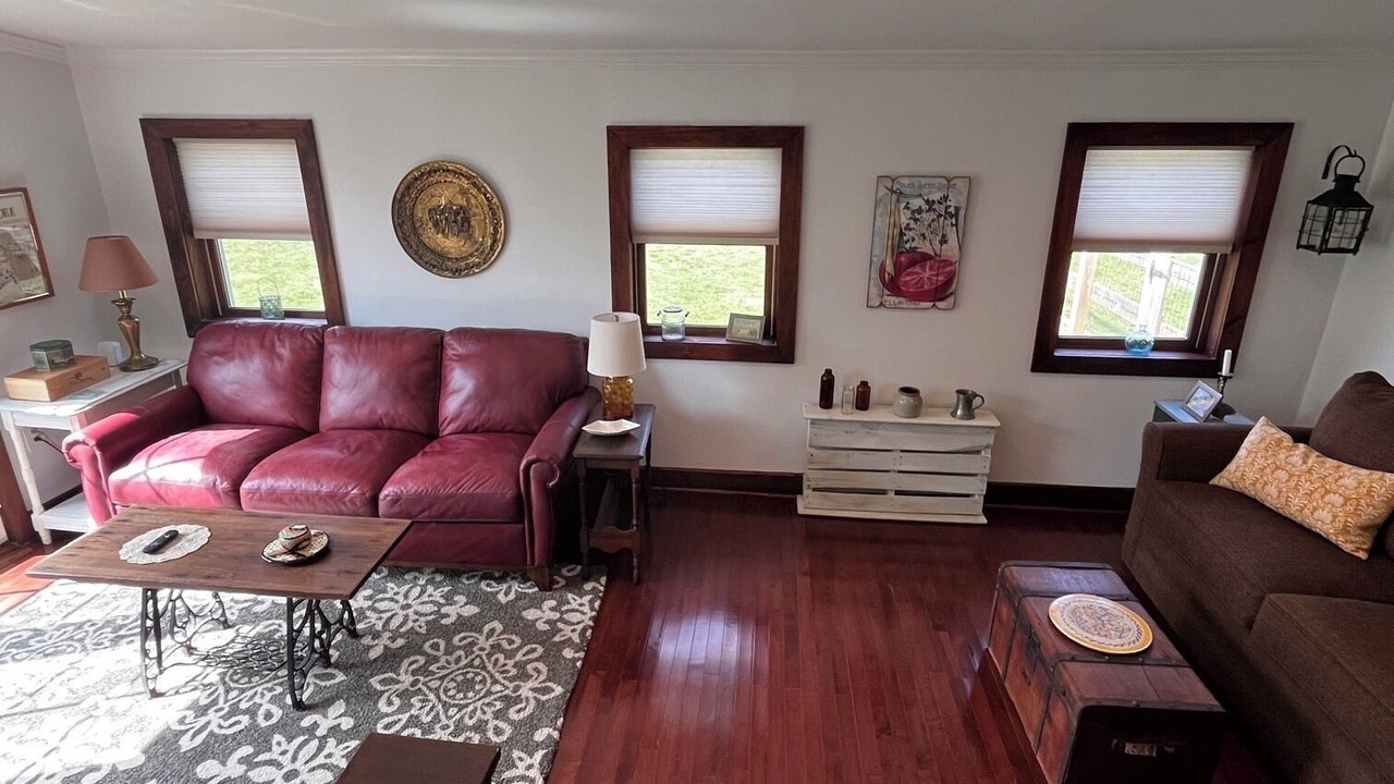 Photo of Livingroom in Southold